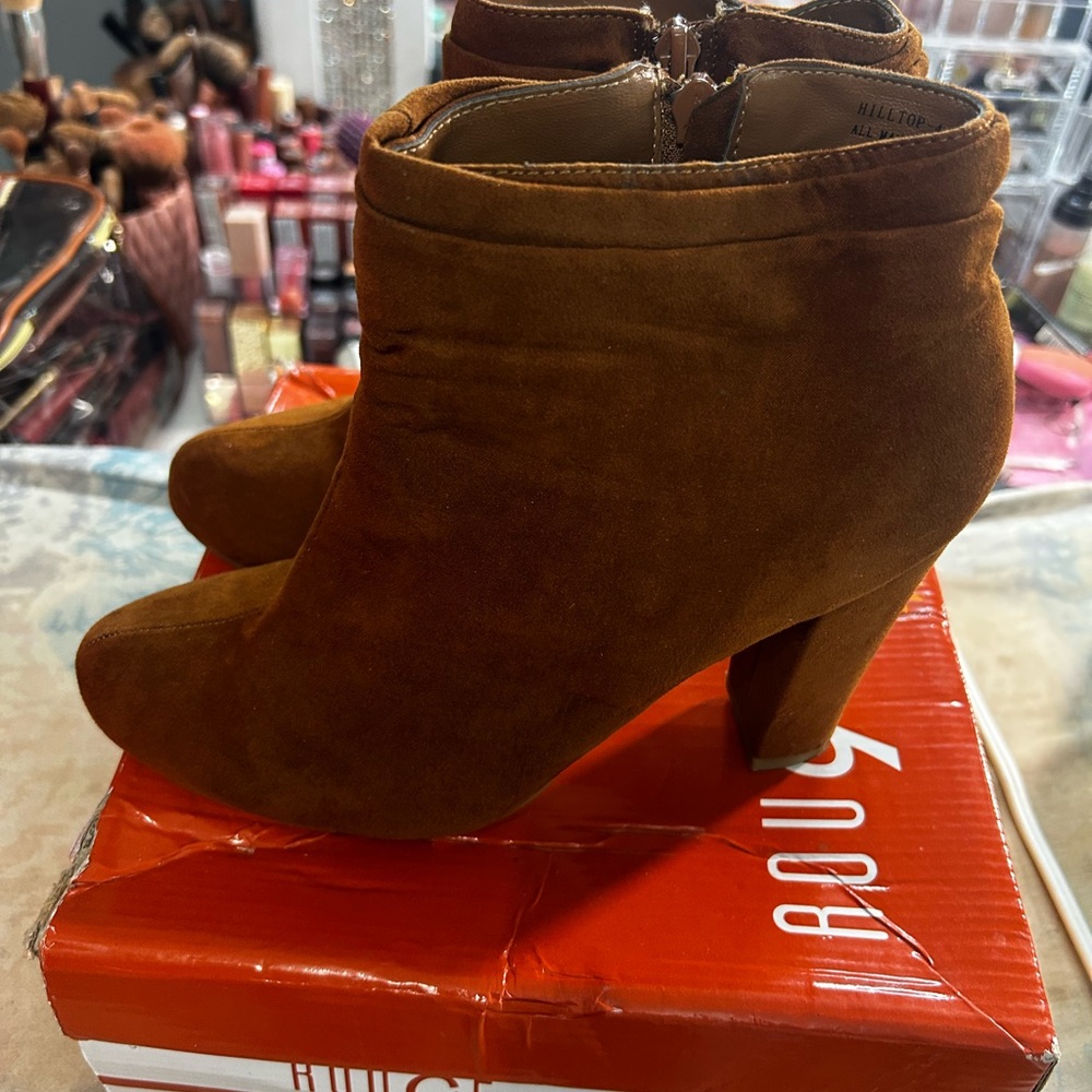 Rouge! Tan Suede Ankle Booties - Picture 2 of 4